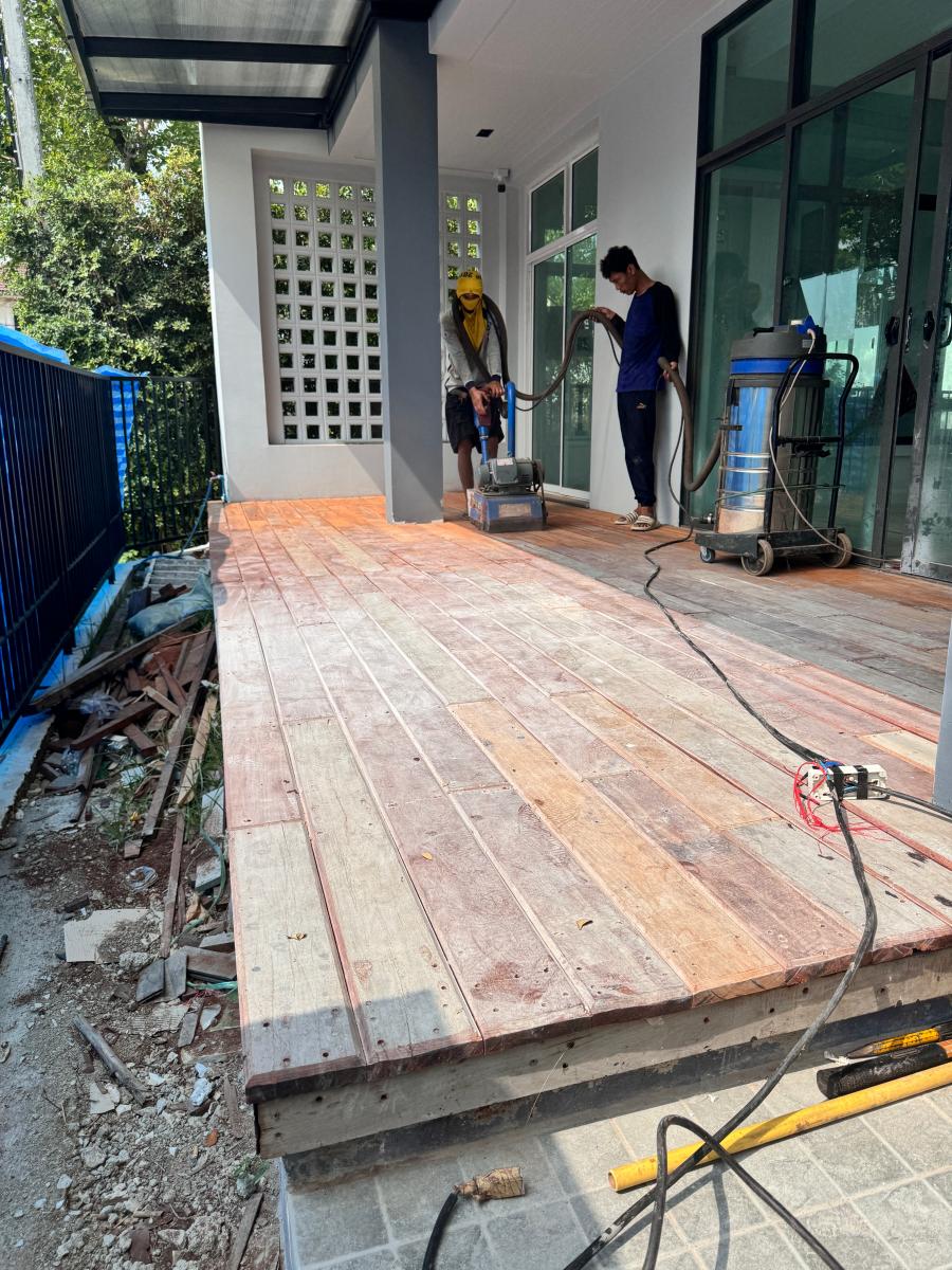 18 - https://ช่างชินกรรับขัดพื้นไม้.com | รับขัดพื้นไม้ปาร์เก้ รับปูปาร์เก้ทุกชนิด พื้นไม้อื่นๆ งานภายนอก งานภายใน งานบ้าน คอนโด หอพัก สำนักงาน โรงเรียน โรงแรม และสถานที่ต่างๆ